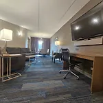 Clarion Hotel & Suites