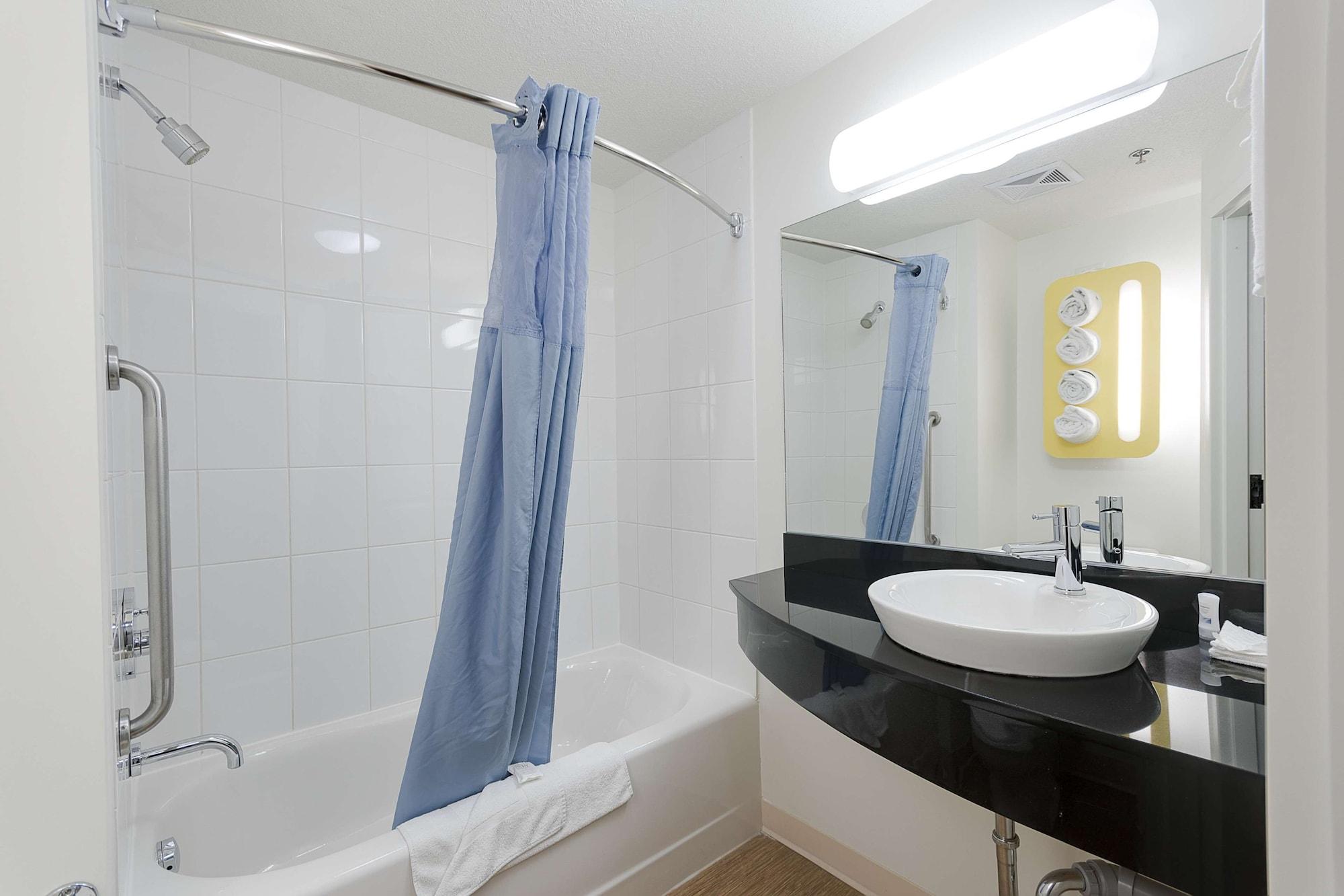 6-brandon, Mb Hotel 4*