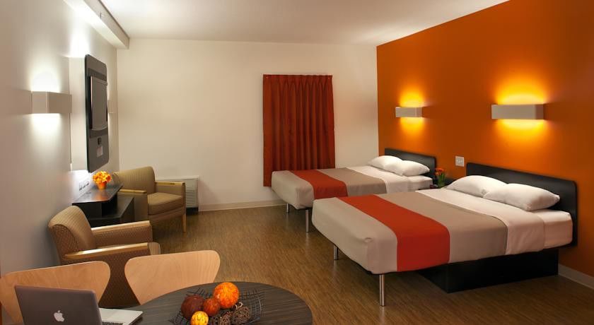 6-brandon, Mb Hotel