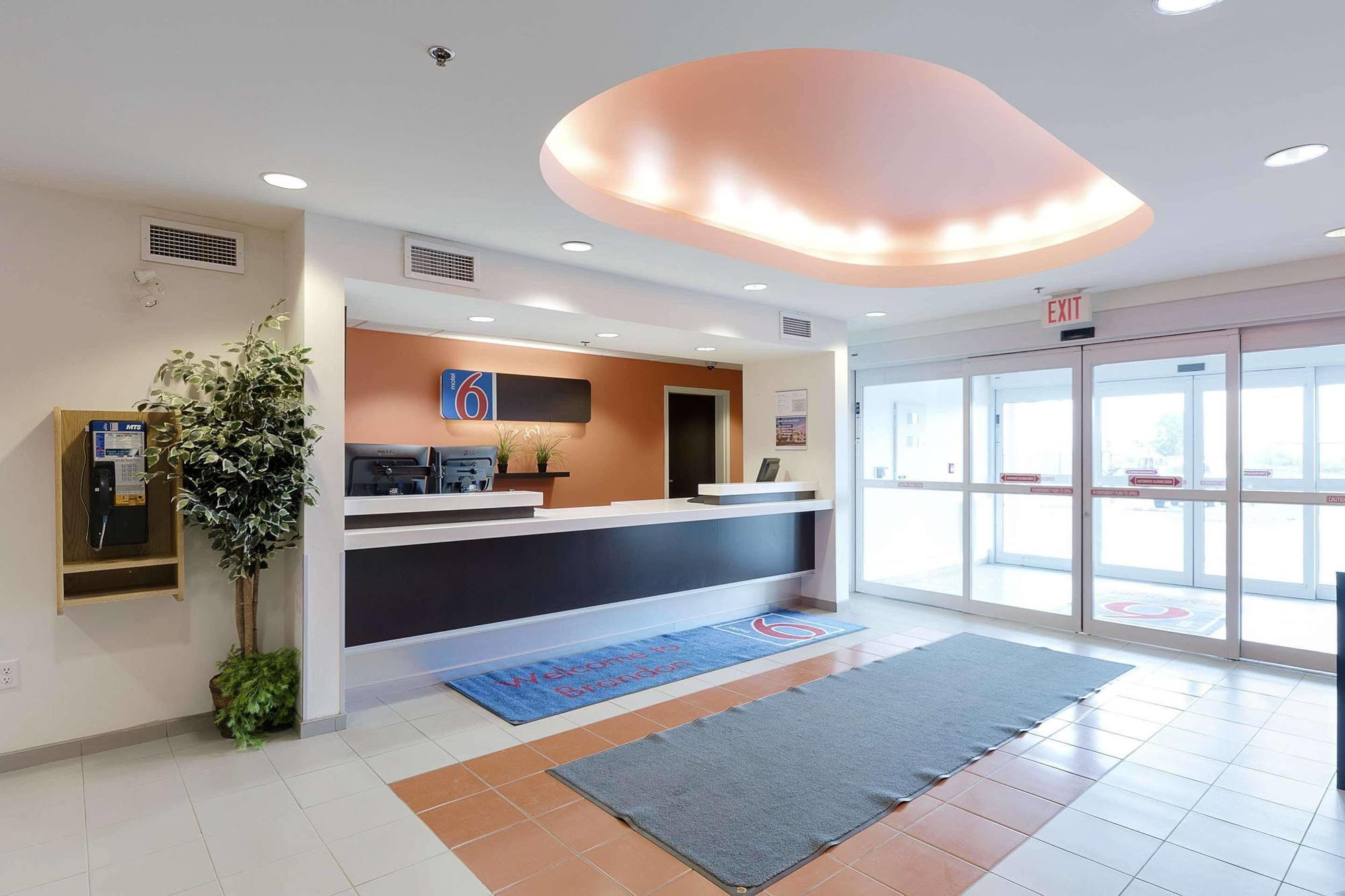 Hotel 6-brandon, Mb