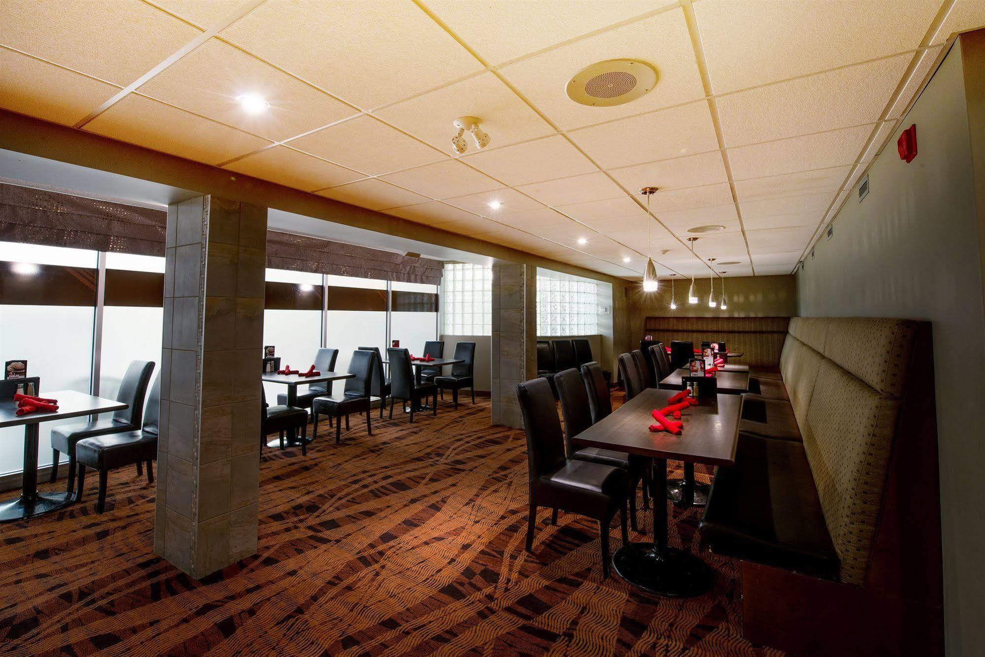 Hotel Clarion & 3*